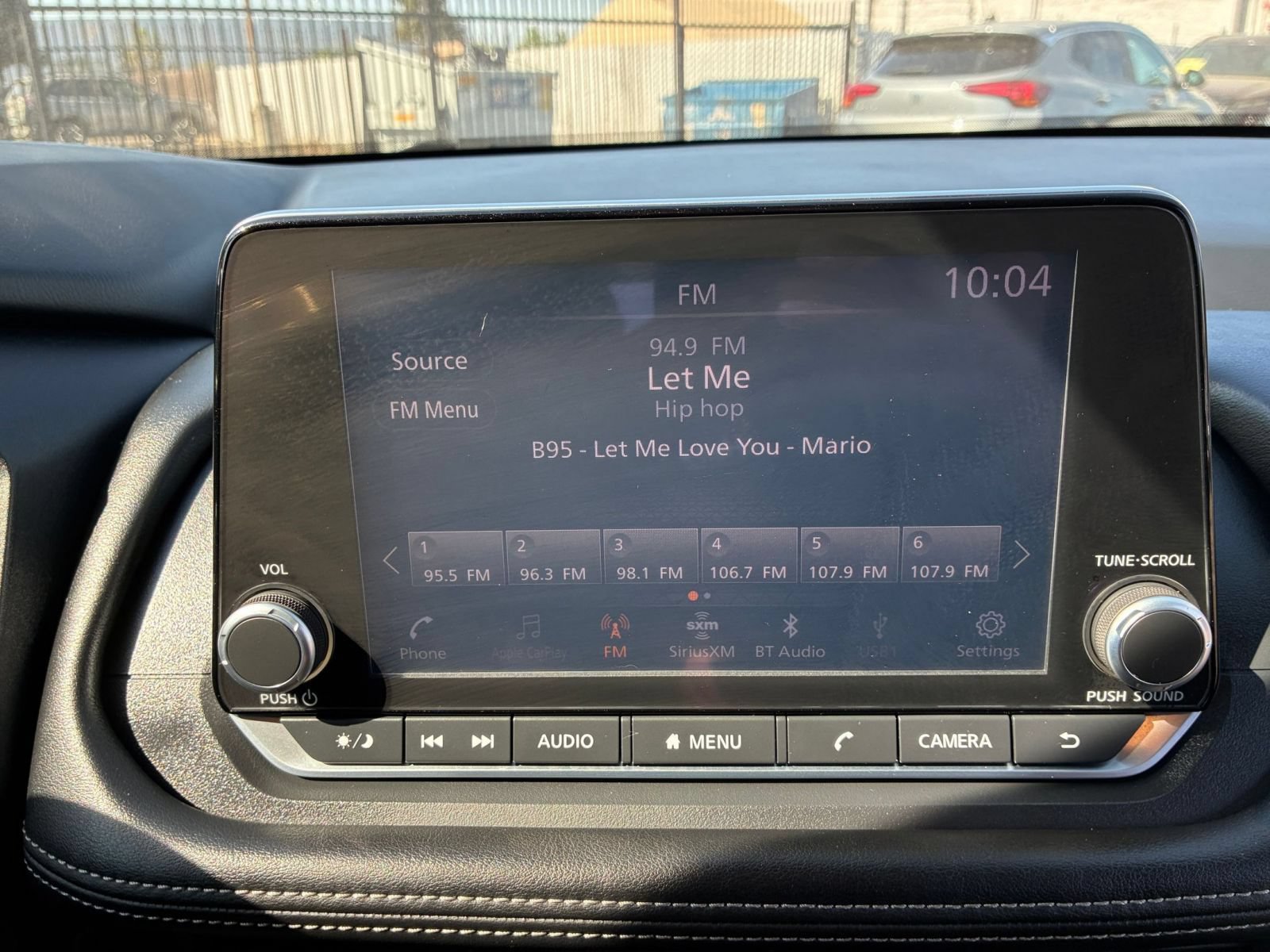 Used 2025 Nissan Rogue SV AWD/4WD image 19