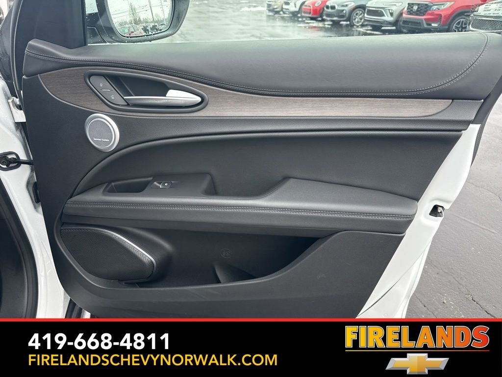 Used 2022 Alfa Romeo Stelvio Ti image 26