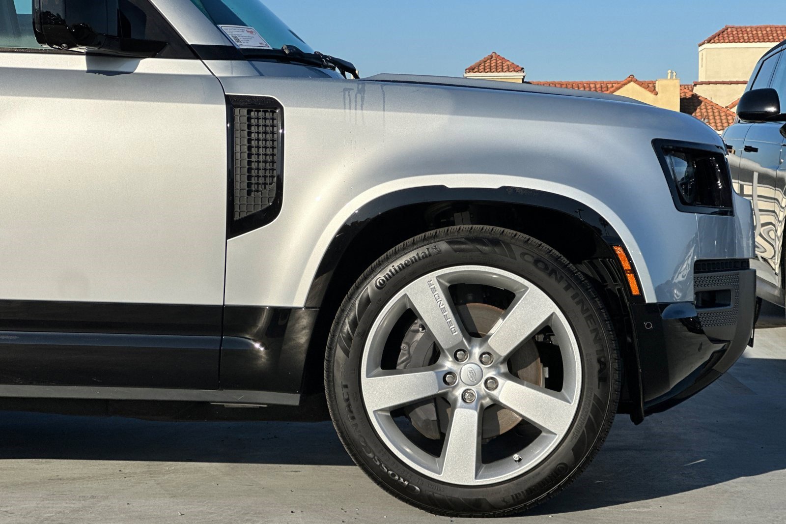 Used 2023 Land Rover Defender 130 X-Dynamic SE image 37