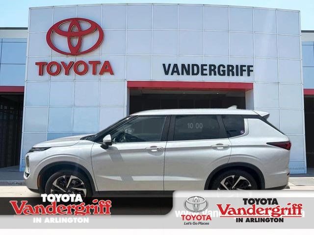 Used 2022 Mitsubishi Outlander SE image 1