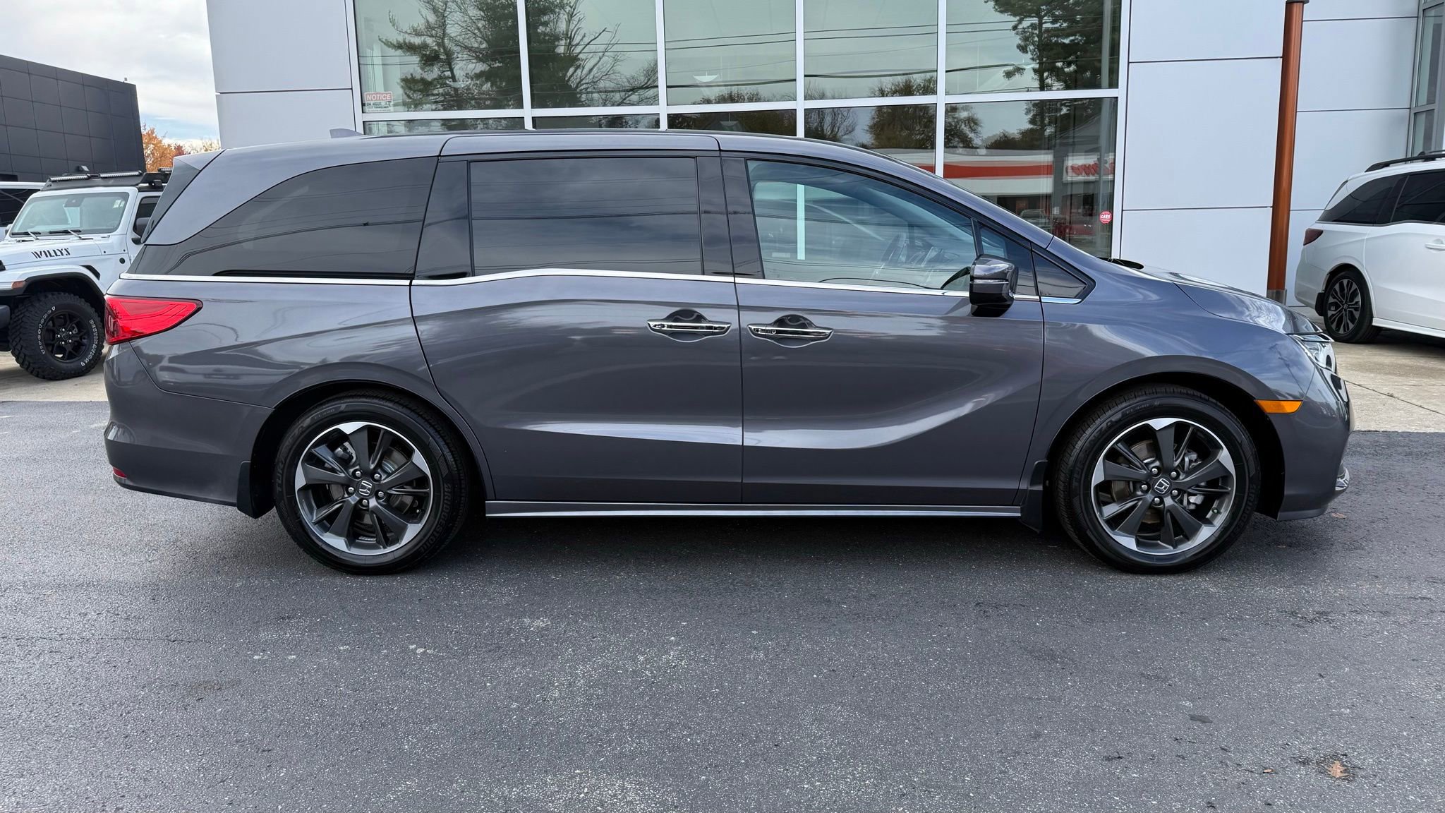 Used 2024 Honda Odyssey Elite