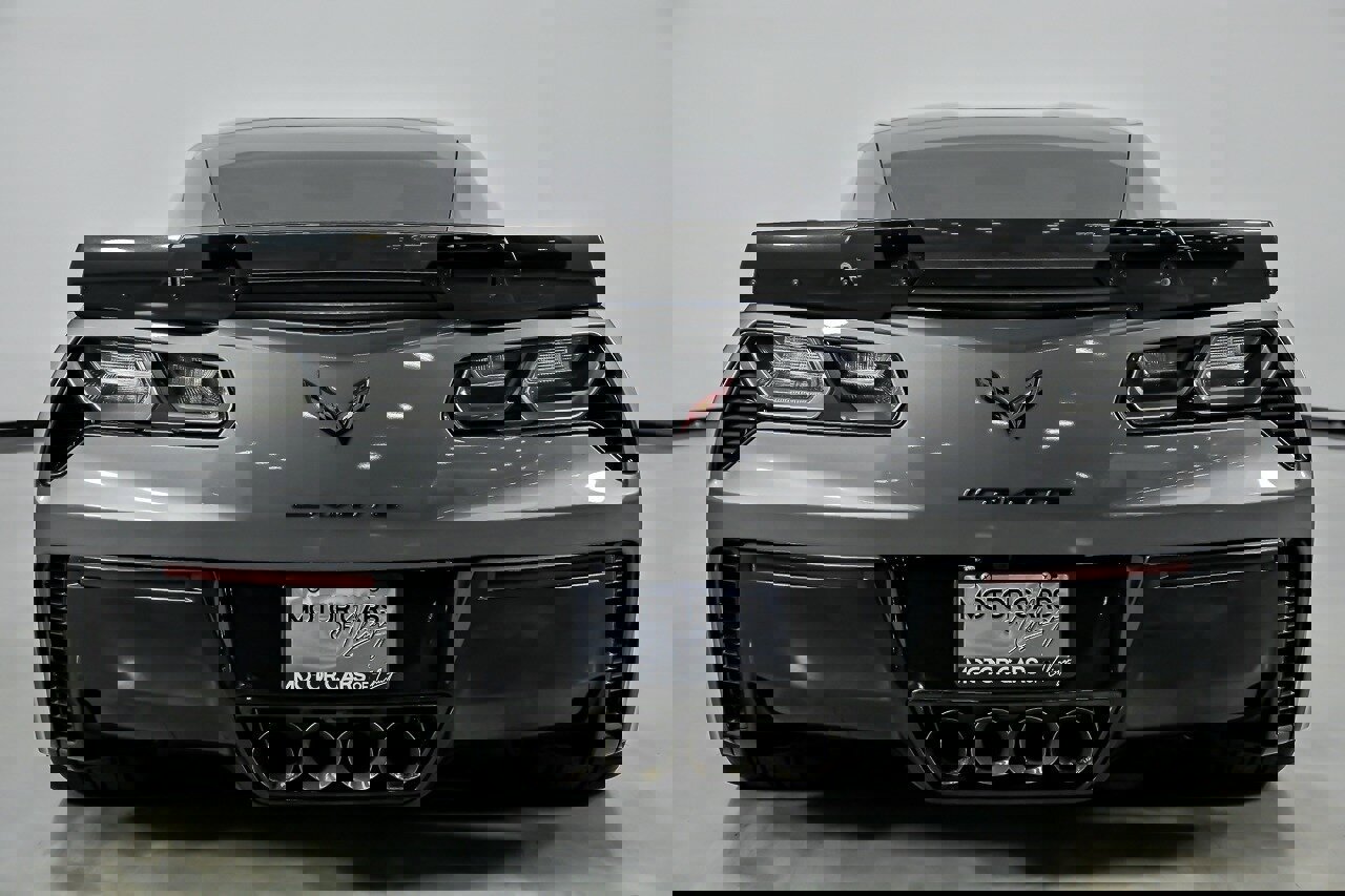 Used 2015 Chevrolet Corvette Z06 w/ 3LZ Preferred Equipment Group image 11