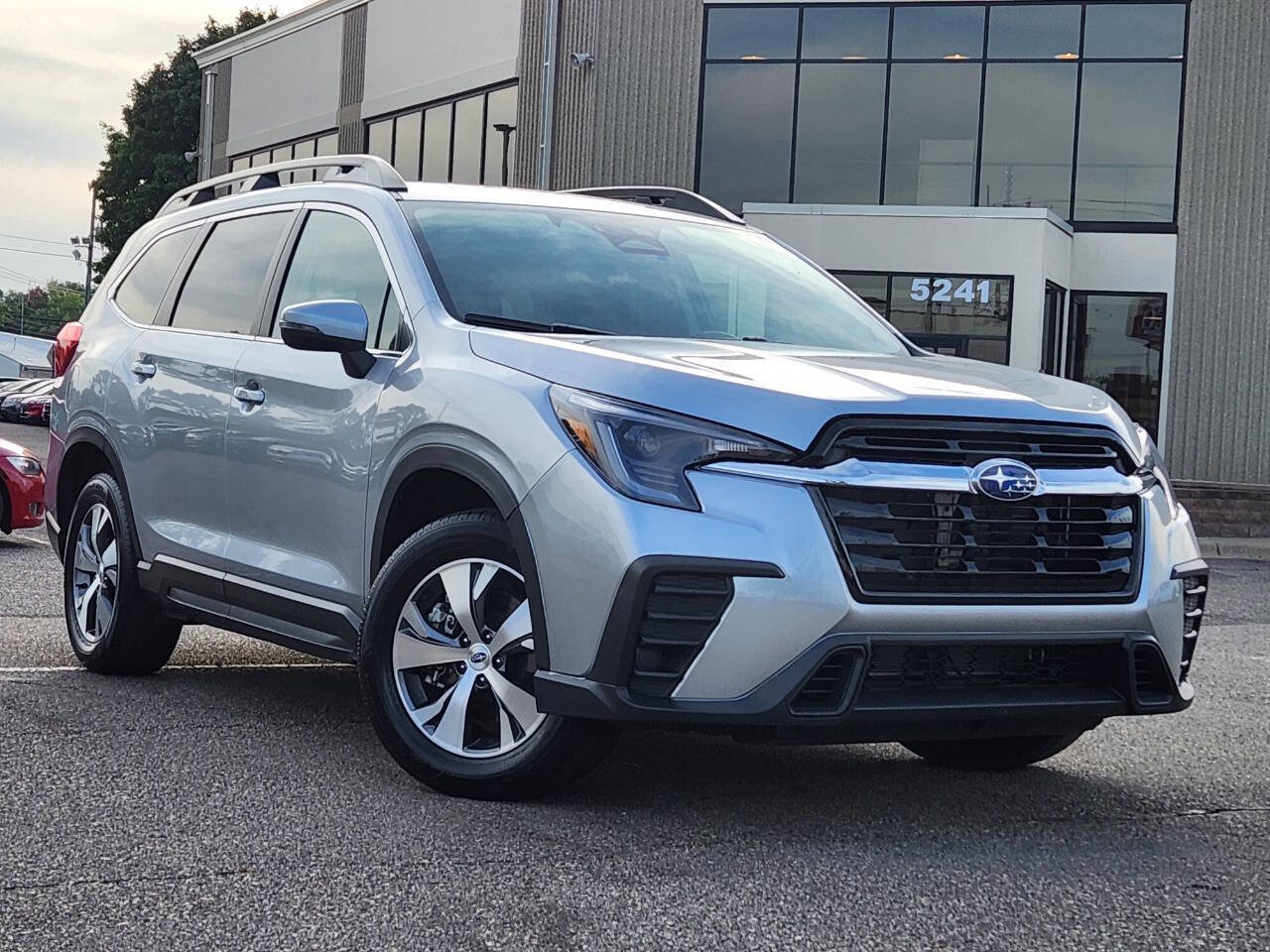 Used 2023 Subaru Ascent Premium image 28