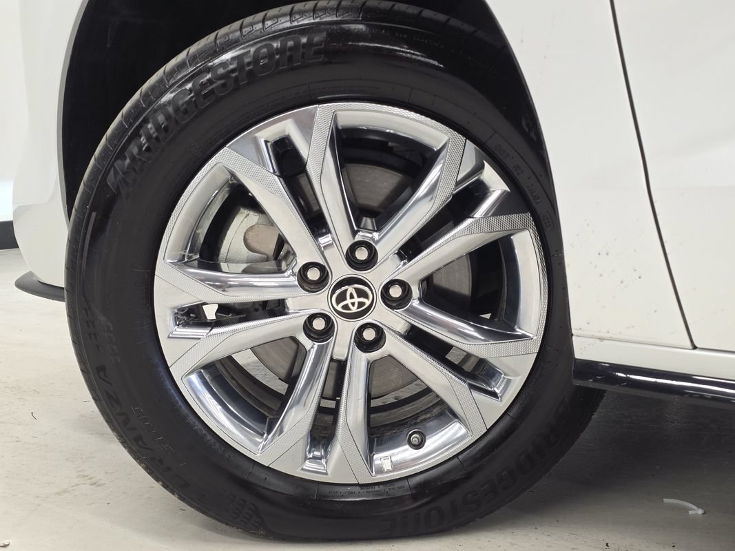 Used 2024 Toyota Sienna Platinum AWD/4WD image 49