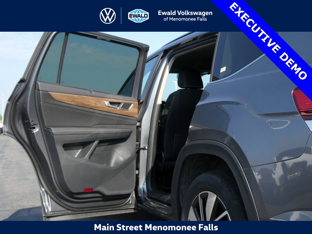 Certified 2025 Volkswagen Atlas SE image 36