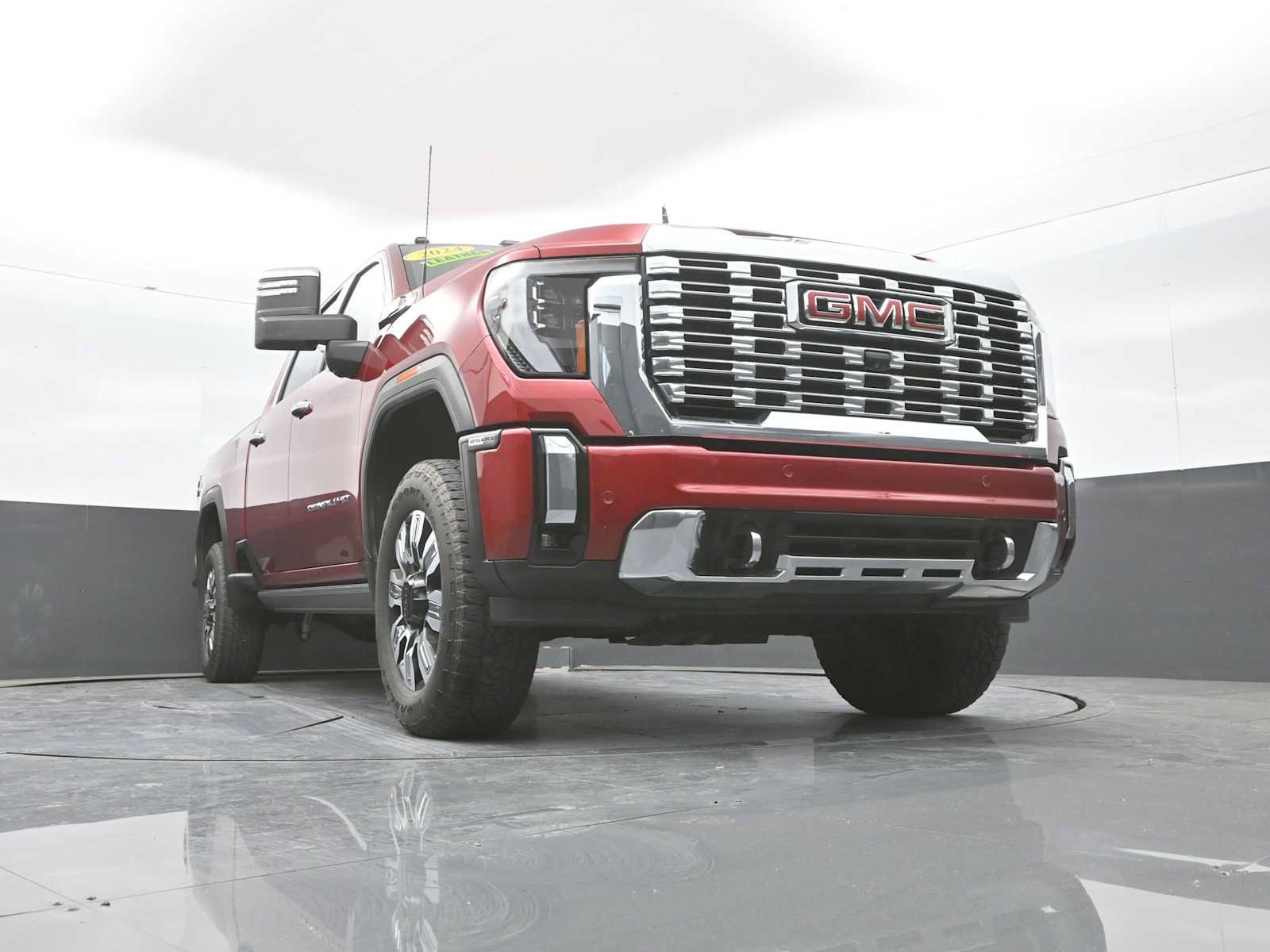 Used 2024 GMC Sierra 2500 Denali w/ Technology Package AWD/4WD image 32