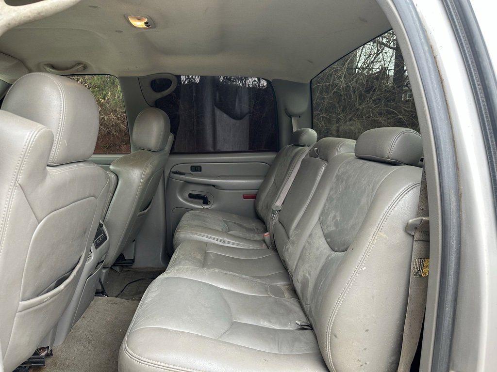 Used 2006 Chevrolet Silverado 2500 LT w/ Heavy-Duty Power Package image 10