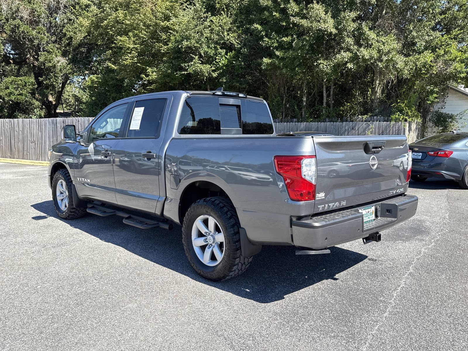 Used 2024 Nissan Titan SV w/ SV Convenience Package AWD/4WD image 3