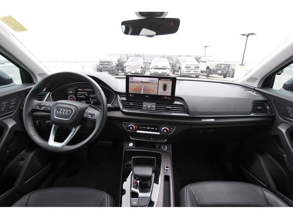 Used 2023 Audi Q5 2.0T Premium Plus w/ Premium Plus Package AWD/4WD image 9