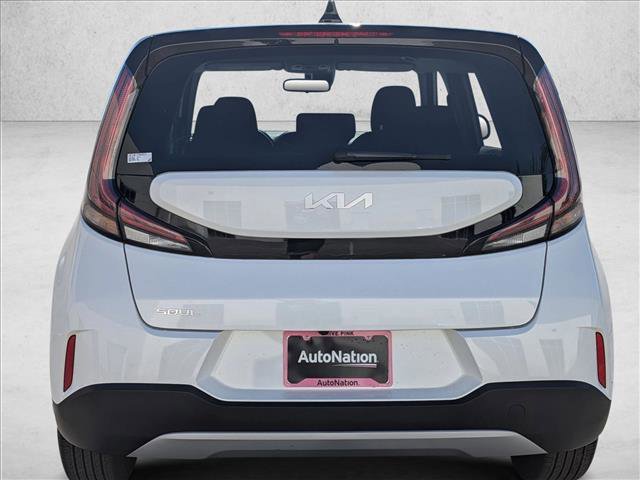Used 2025 Kia Soul LX w/ LX Technology Package image 7