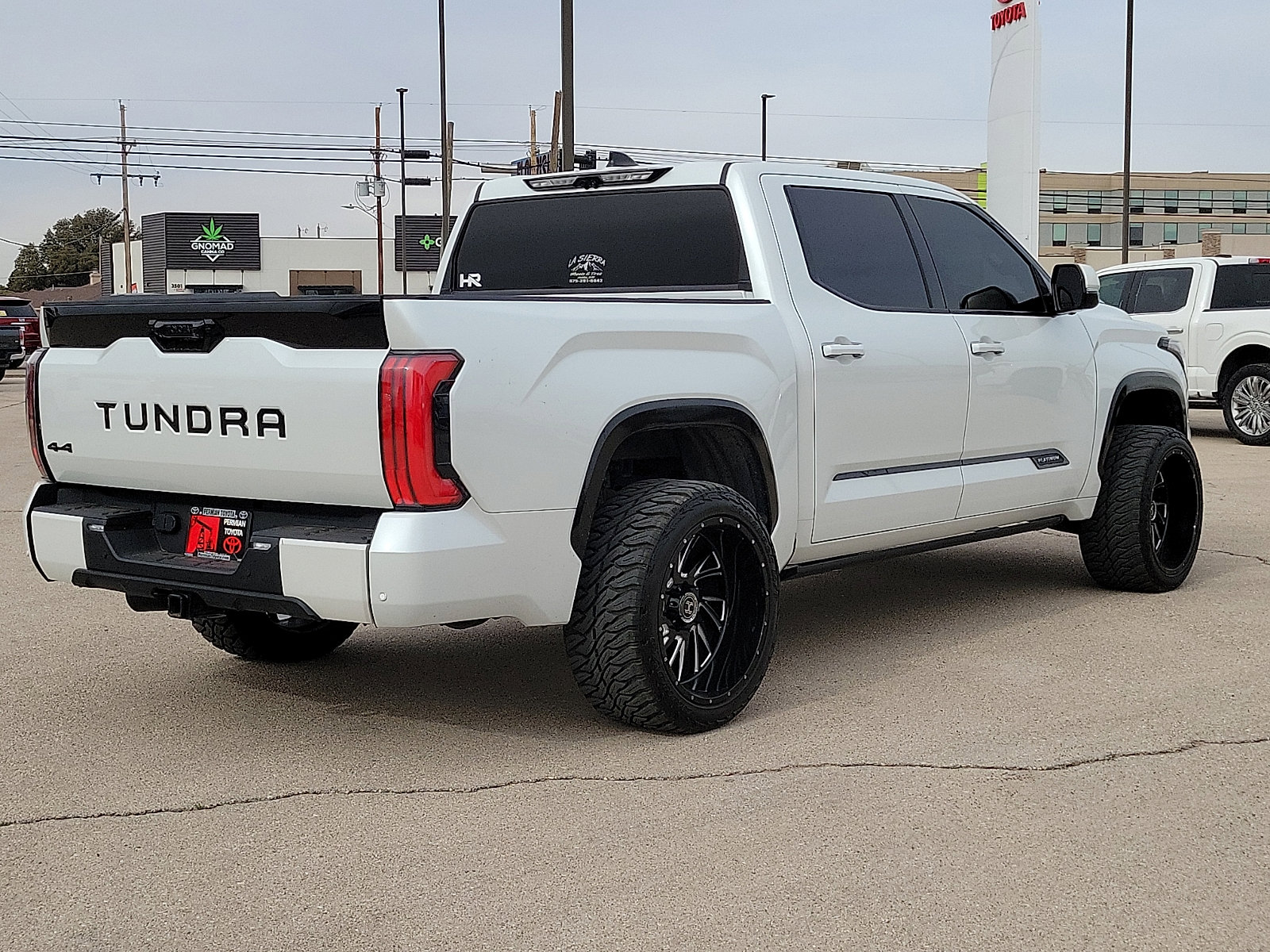 Used 2023 Toyota Tundra Platinum image 4