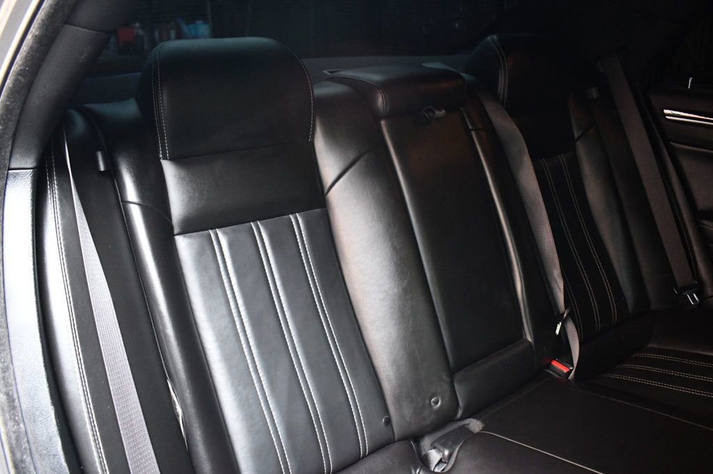 Used 2019 Chrysler 300 S image 44