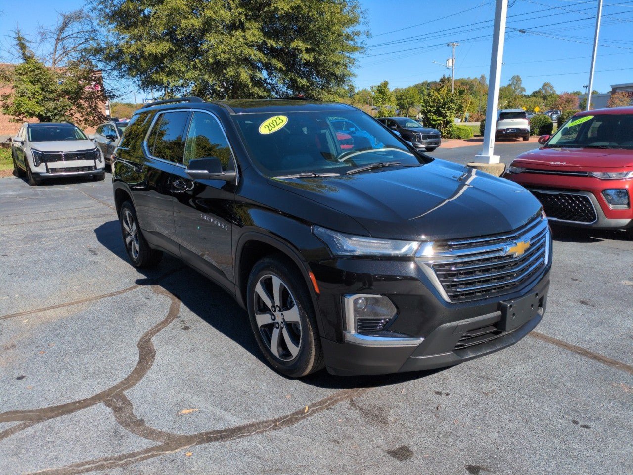 Used 2023 Chevrolet Traverse LT w/ LT Premium Package