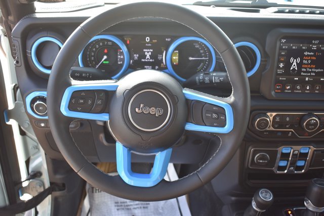 Used 2023 Jeep Wrangler Unlimited Sahara w/ Cold Weather Group image 21