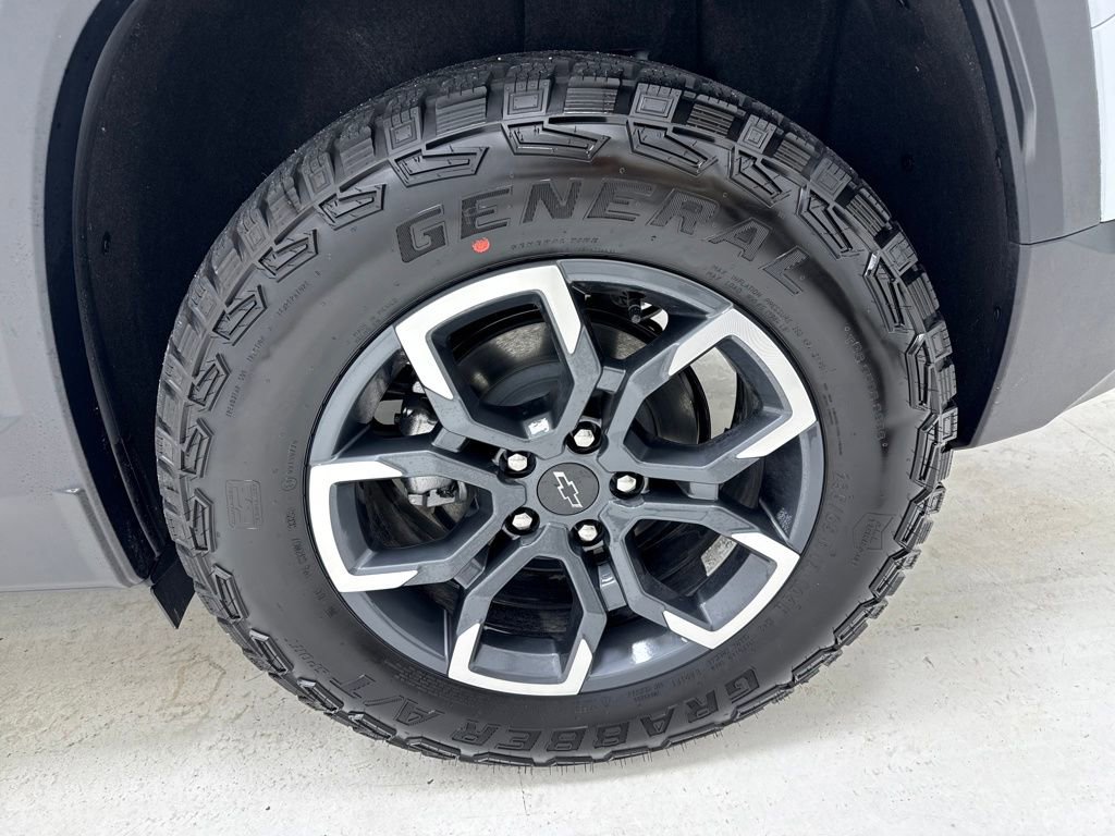 New 2026 Chevrolet Equinox ACTIV w/ LPO, Floor Liner Package image 7