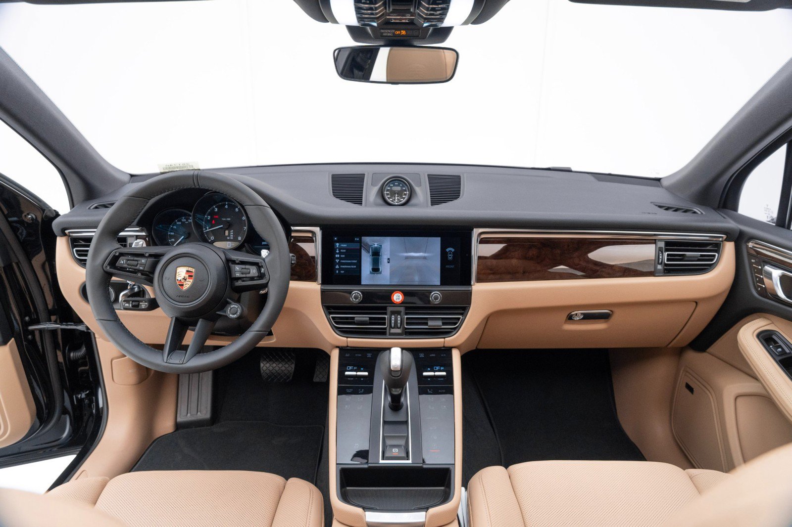 New 2025 Porsche Macan image 18