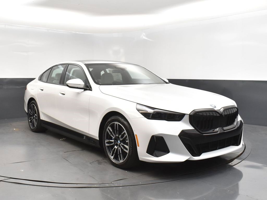 New 2026 BMW 550e xDrive w/ Executive Package