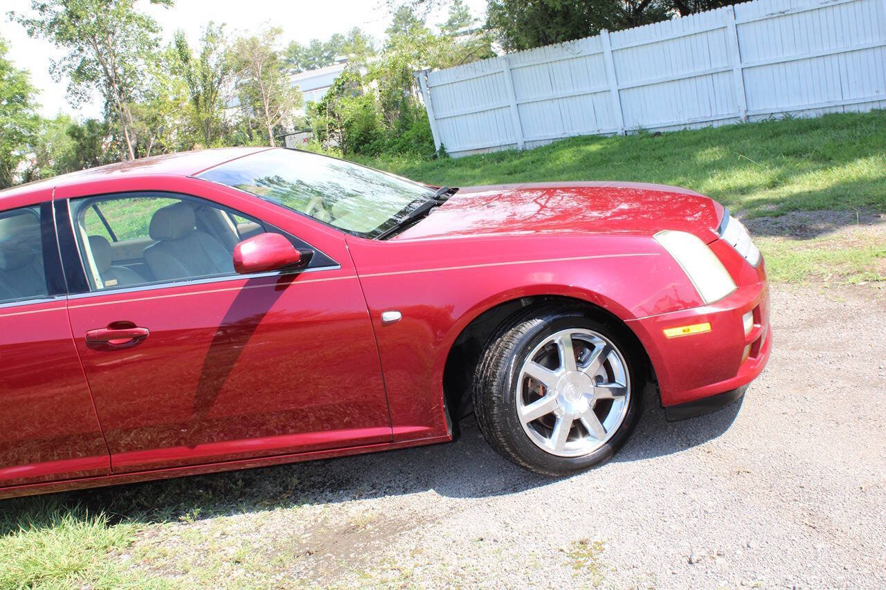 Used 2005 Cadillac STS w/ Preferred Equipment Group RWD image 4