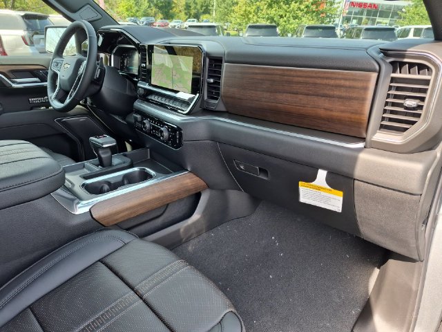 New 2026 Chevrolet Silverado 1500 High Country w/ High Country Premium Package AWD/4WD image 32