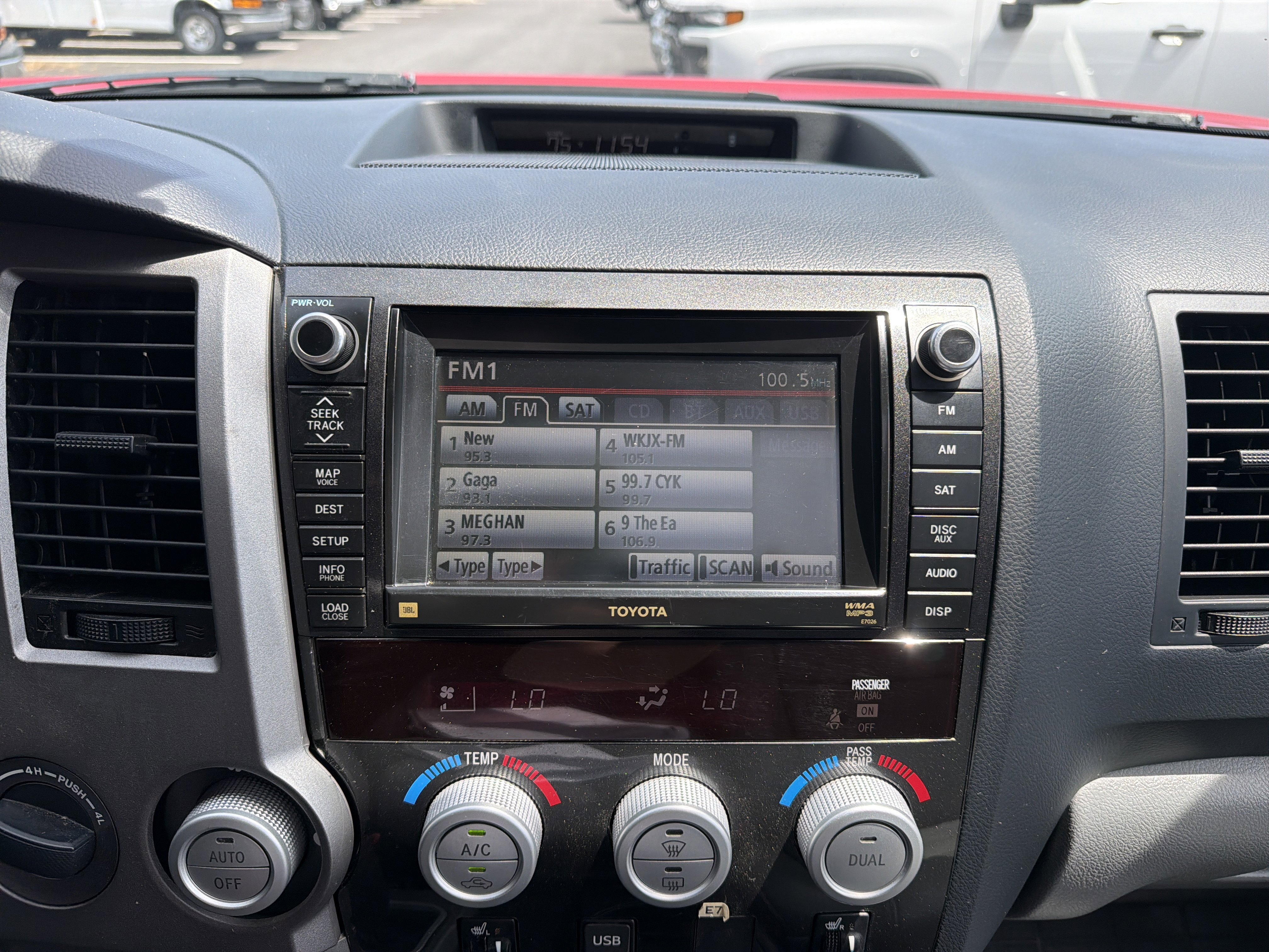 Used 2013 Toyota Tundra Limited w/ Memory Pkg AWD/4WD image 23