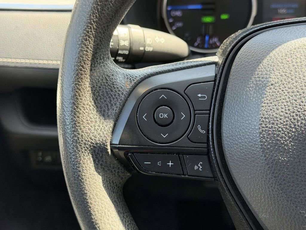 Used 2019 Toyota RAV4 XLE w/ Convenience Package image 9