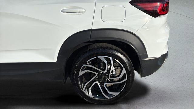 Used 2024 Chevrolet TrailBlazer RS w/ Driver Confidence Package image 37