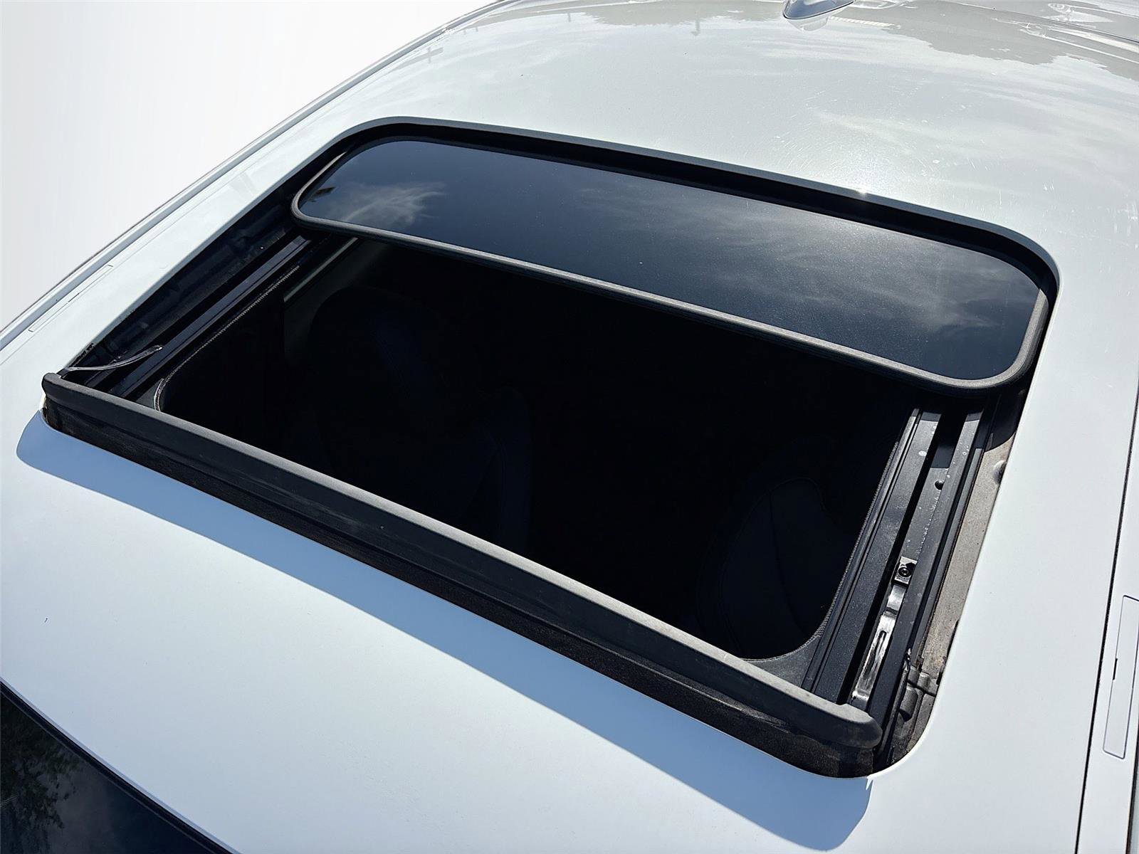 Used 2020 BMW 330i Sedan w/ Convenience Package image 25