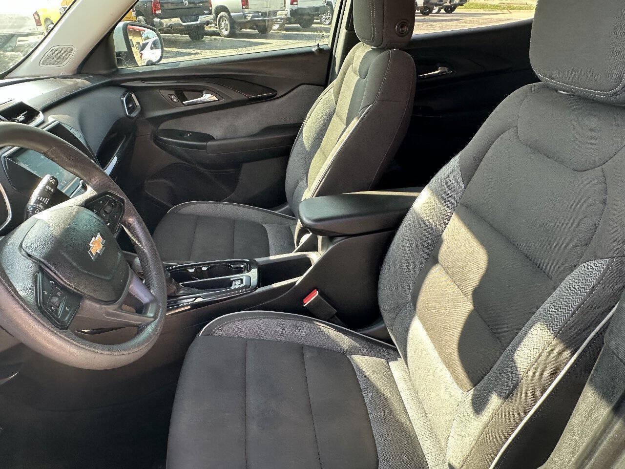 Used 2022 Chevrolet TrailBlazer LT FWD image 10