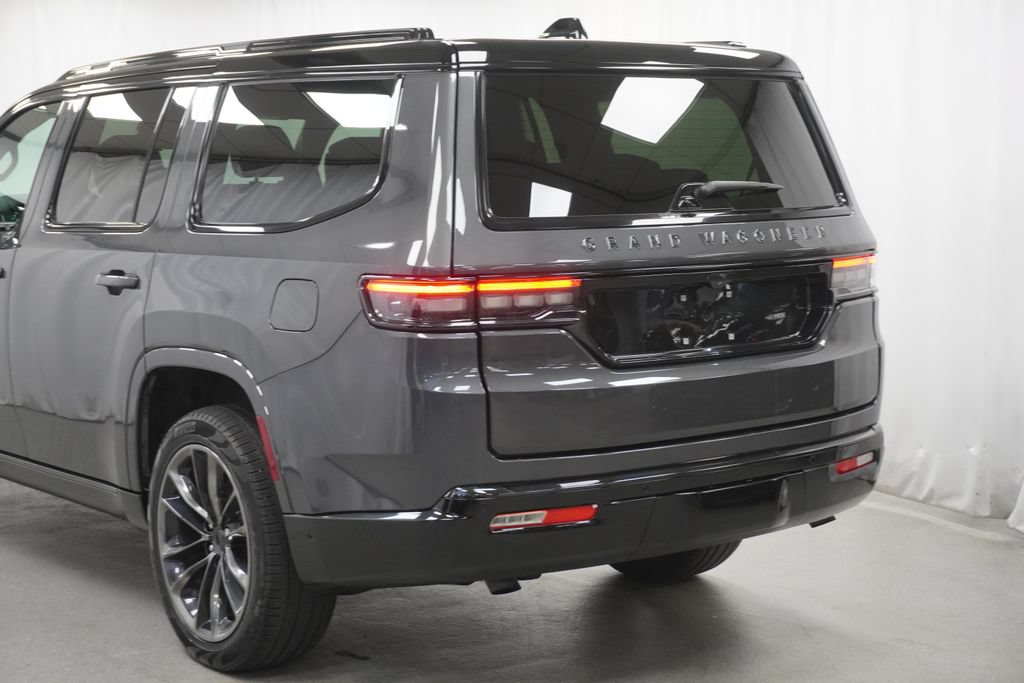 Certified 2025 Jeep Grand Wagoneer Series III w/ Rear Seat Video Group 1 AWD/4WD image 13