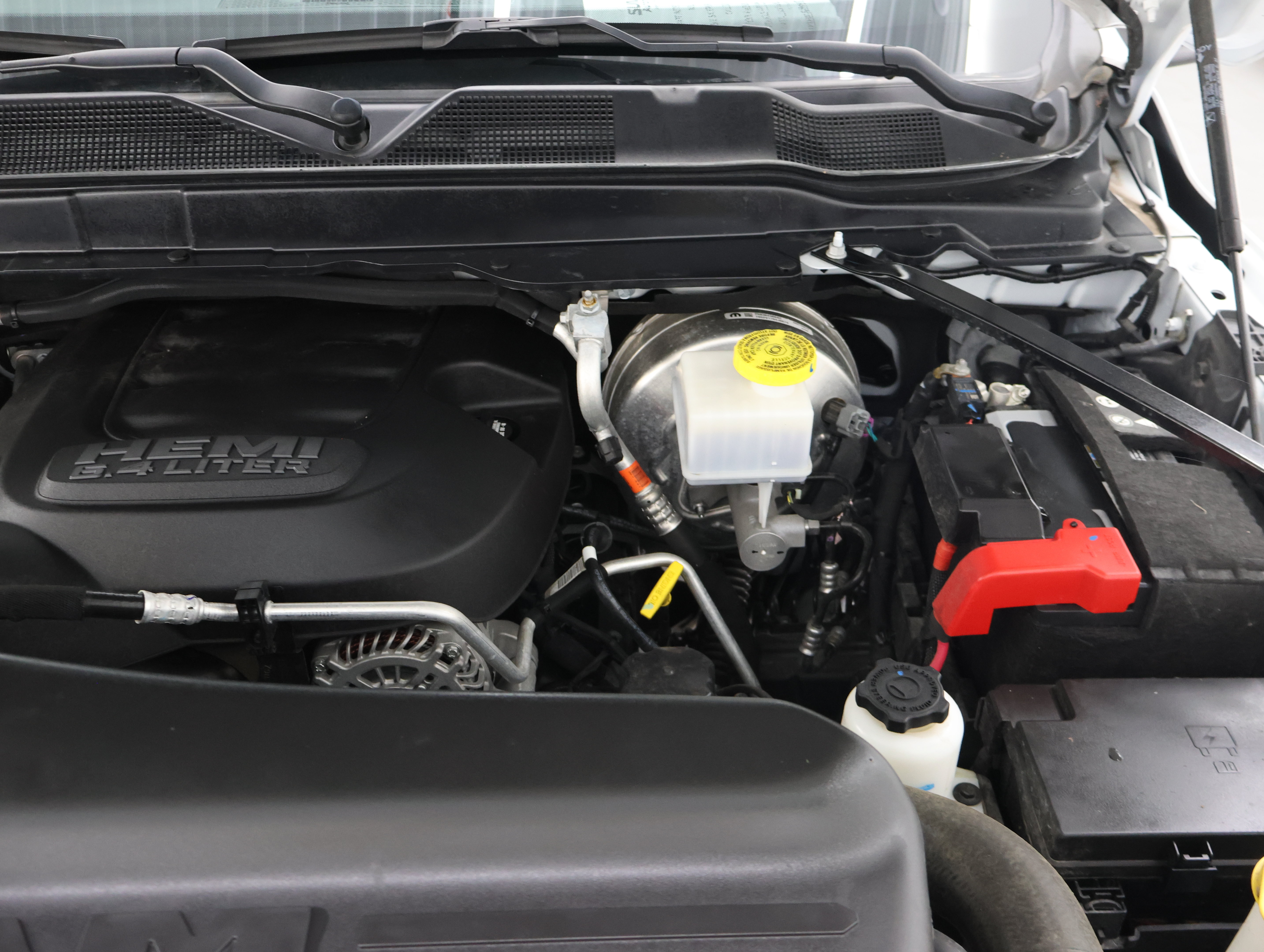 Used 2024 RAM 2500 Big Horn w/ Night Edition AWD/4WD image 18