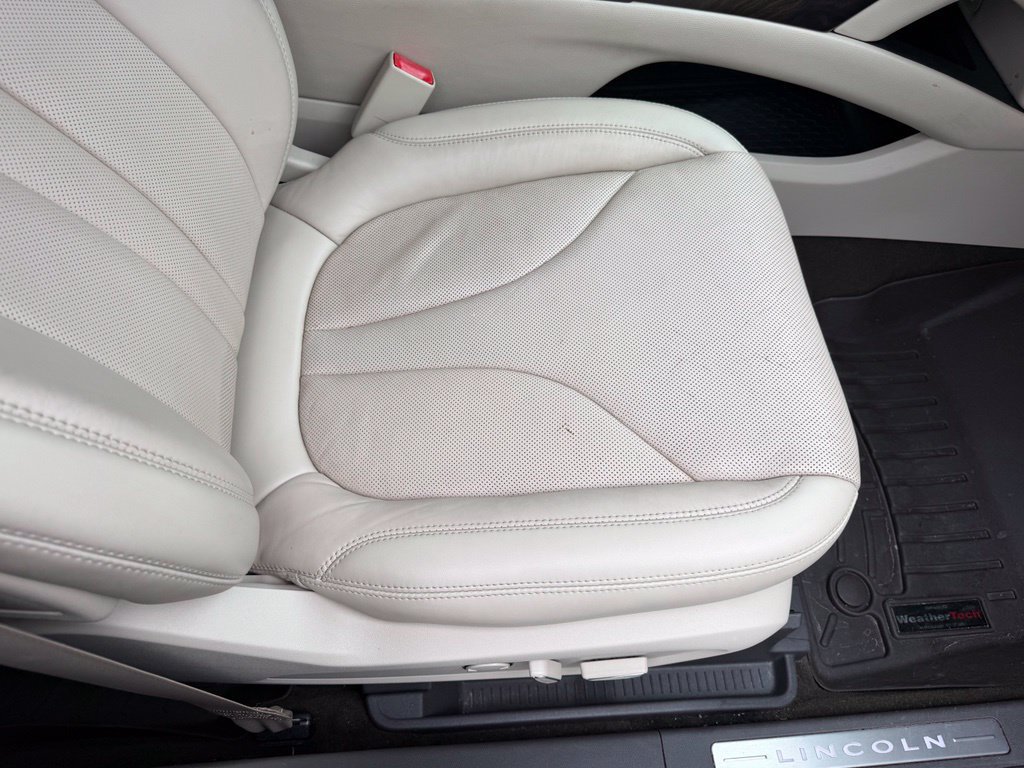 Used 2019 Lincoln Nautilus Reserve FWD image 16