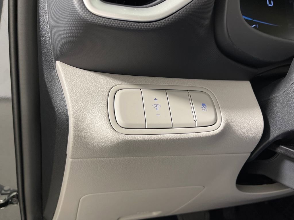 New 2026 Hyundai Venue SEL FWD image 31