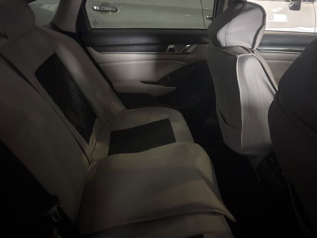 Used 2018 Honda Accord Touring image 10