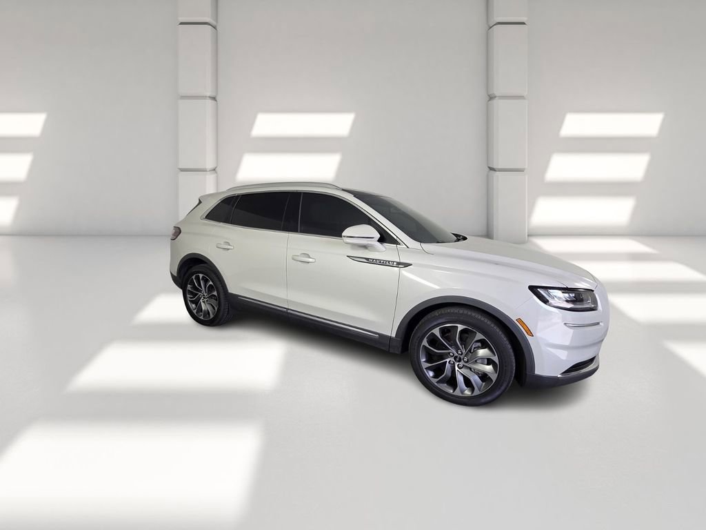 Used 2022 Lincoln Nautilus Reserve w/ Luxury Package image 4