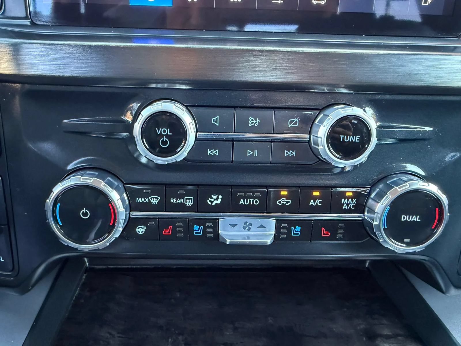 Used 2024 Ford F250 Lariat AWD/4WD image 21