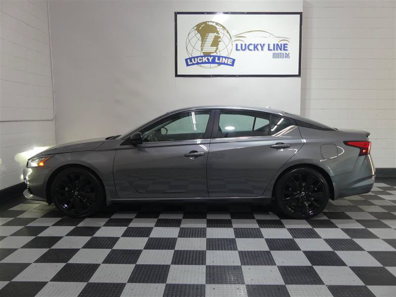 Used 2022 Nissan Altima 2.5 SR w/ Midnight Edition Package FWD image 7