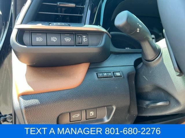 Used 2025 Toyota Crown Signia AWD/4WD image 23