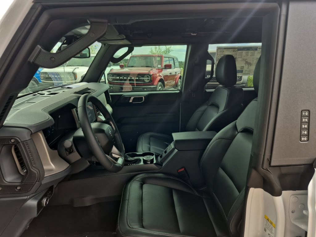 New 2026 Ford Bronco Outer Banks w/ Black Appearance Package AWD/4WD image 11
