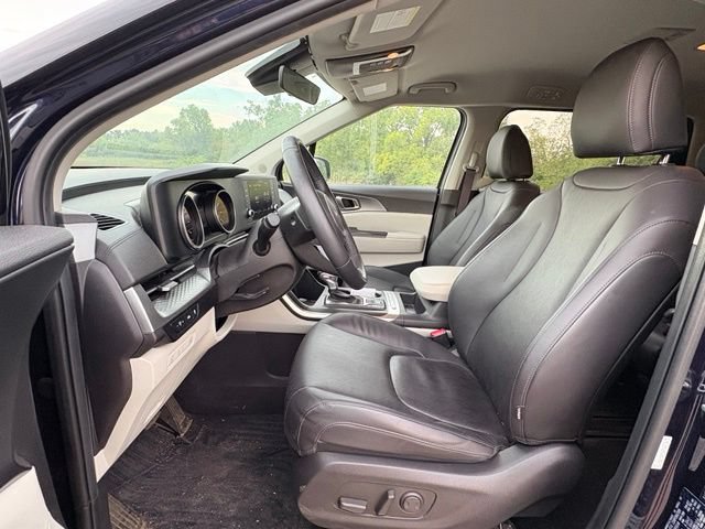 New 2024 Kia Carnival LX FWD image 9