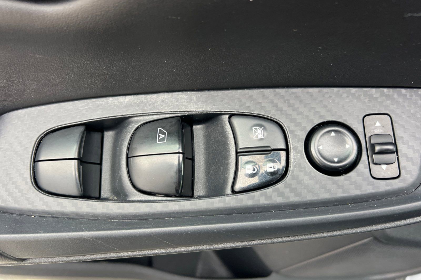 Used 2023 Nissan Sentra SV image 11