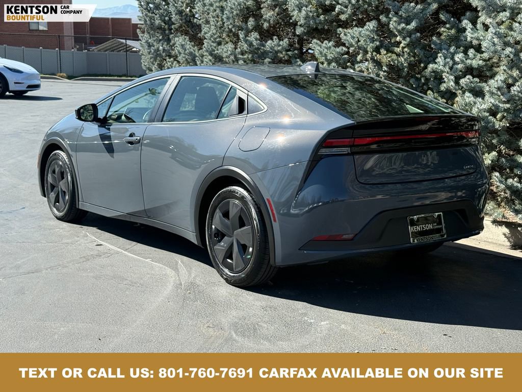 Used 2025 Toyota Prius LE image 6