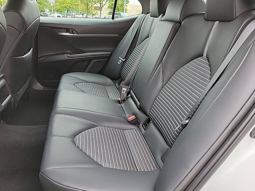 Used 2023 Toyota Camry SE FWD image 12
