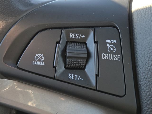 Used 2022 Chevrolet Trax LT w/ LT Convenience Package image 8