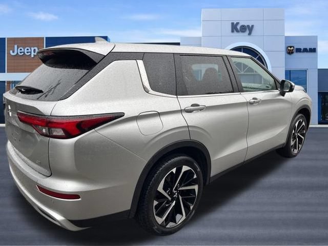 Used 2024 Mitsubishi Outlander SE AWD/4WD image 5