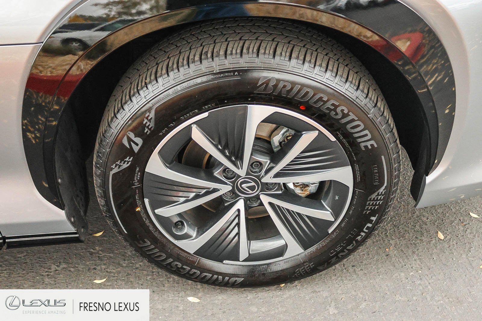 Used 2025 Lexus RZ 300e image 9