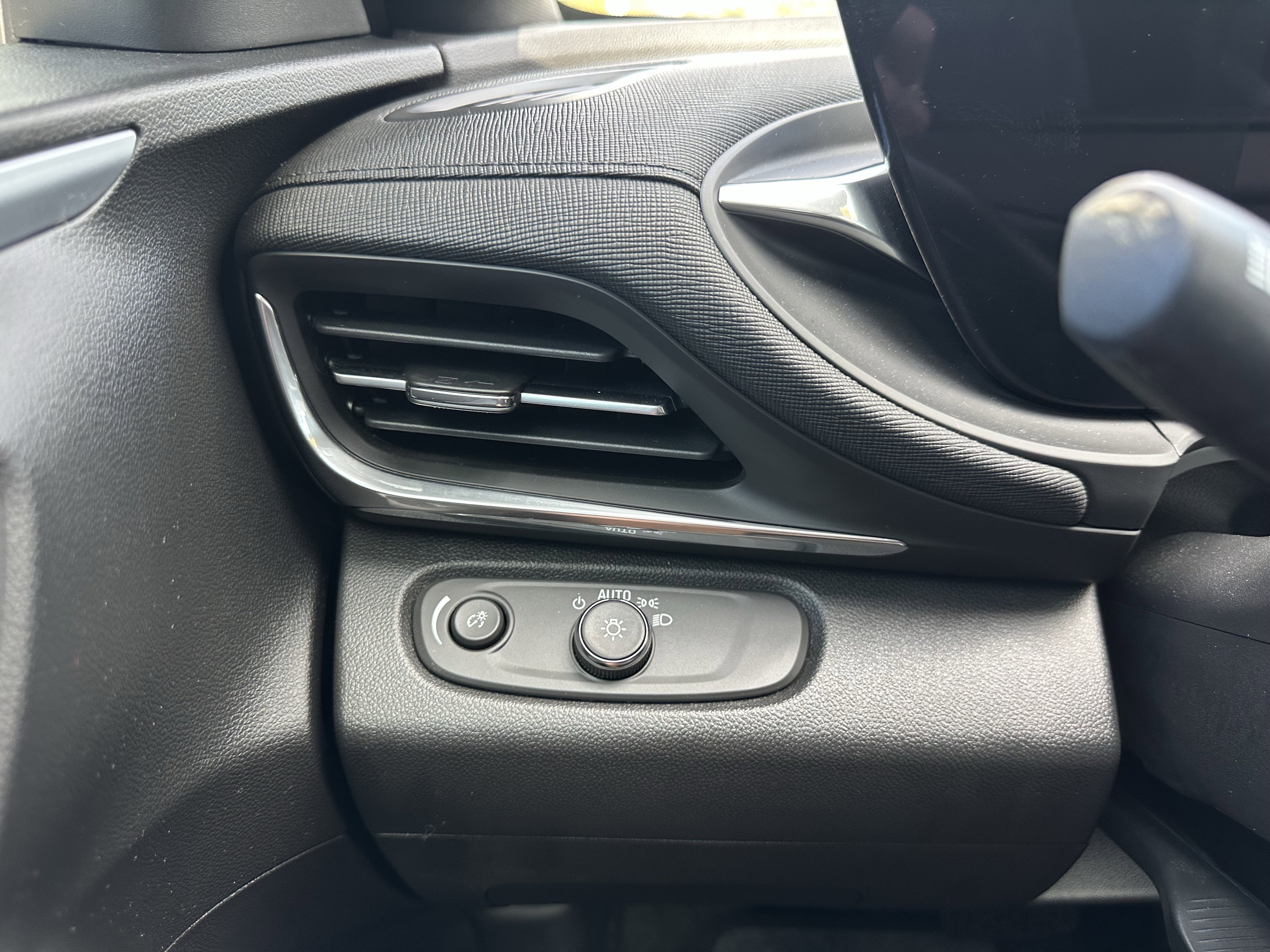 Used 2024 Buick Envista Preferred w/ Convenience I Package image 26