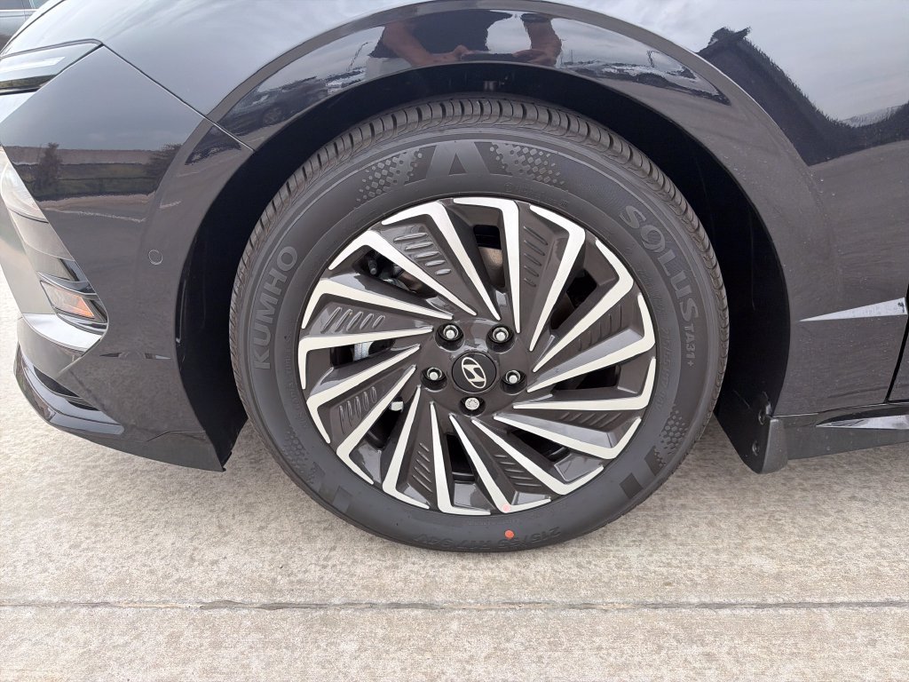 New 2026 Hyundai Sonata Limited FWD image 11