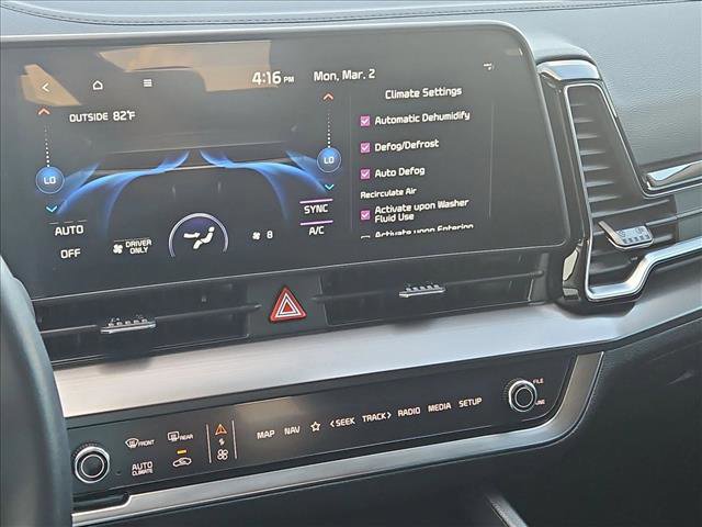 Used 2025 Kia Sportage EX image 15