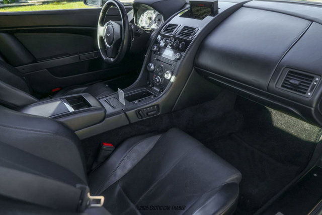 Used 2012 Aston Martin V8 Vantage Roadster image 35