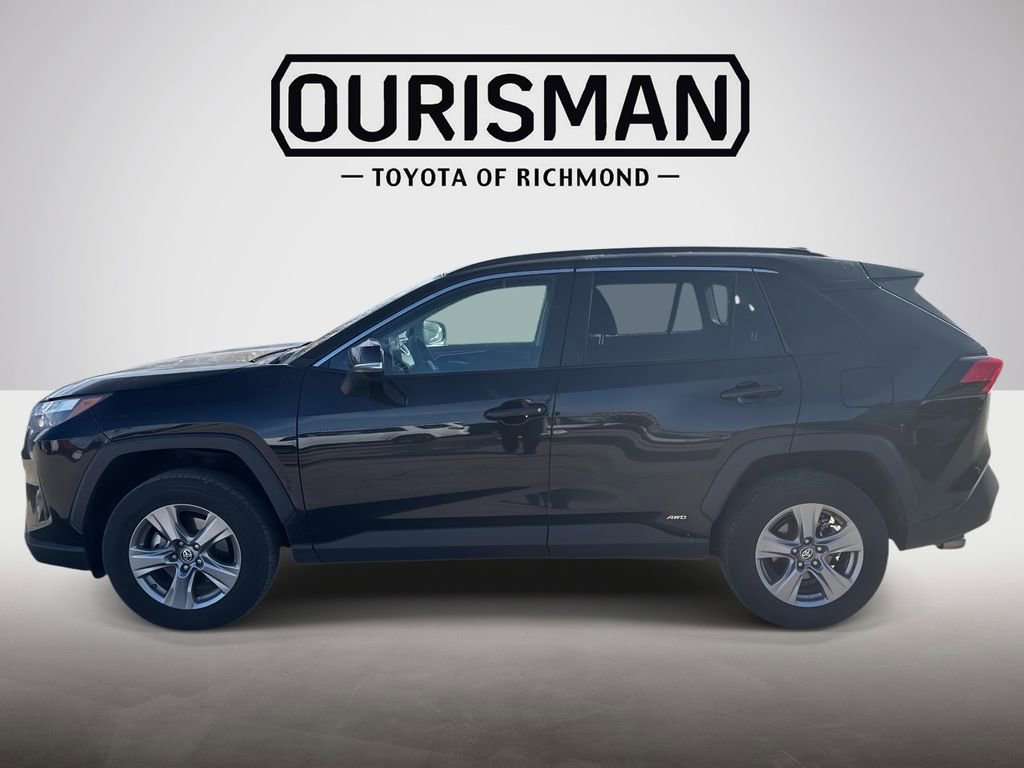 Used 2025 Toyota RAV4 XLE image 4